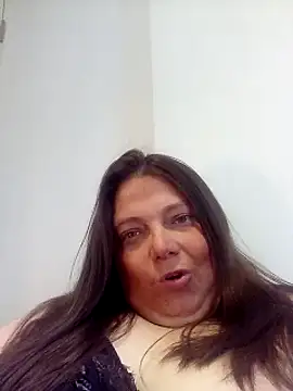 Snapshot of HotHornyEmmaX chatting on 02.01.25 HotHornyEmmaX online show from 02.01.25