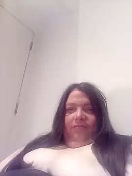 Snapshot of HotHornyEmmaX chatting on 02.06.25 HotHornyEmmaX online show from 02.06.25