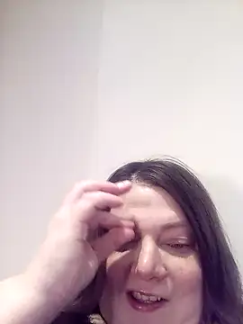 Snapshot of HotHornyEmmaX chatting on 02.16.25 HotHornyEmmaX online show from 02.16.25