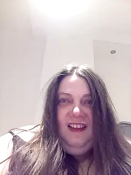 Snapshot of HotHornyEmmaX chatting on 02.16.25 HotHornyEmmaX online show from 02.16.25