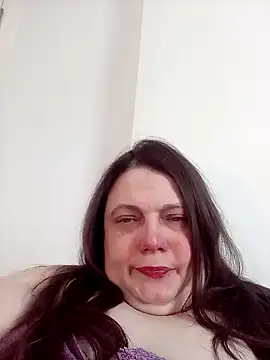 Snapshot of HotHornyEmmaX chatting on 02.21.25 HotHornyEmmaX online show from 02.21.25