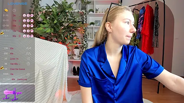 Snapshot of Rachel_Rut chatting on 09.25.25 Rachel Rut online show from 09.25.25