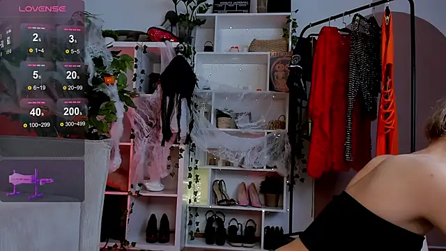 Snapshot of Rachel_Rut chatting on 10.26.25 Rachel Rut online show from 10.26.25