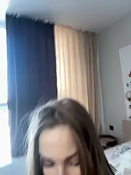 Snapshot of DianaShermy chatting on 02.28.25 DianaShermy online show from 02.28.25