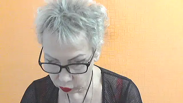 NessyJenixs online show from 11.10.25