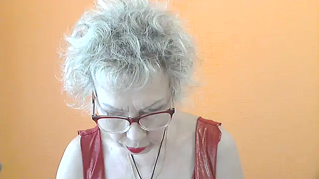 Snapshot of NessyJenixs chatting on 06.10.26 NessyJenixs online show from 06.10.26