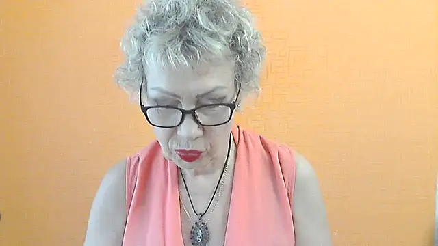 Snapshot of NessyJenixs chatting on 07.04.26 NessyJenixs online show from 07.04.26