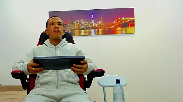 Snapshot of carlos_alber12 chatting on 02.17.25 carlos alber12 online show from 02.17.25