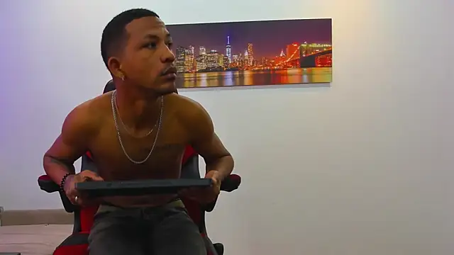 Snapshot of carlos_alber12 chatting on 02.19.25 carlos alber12 online show from 02.19.25