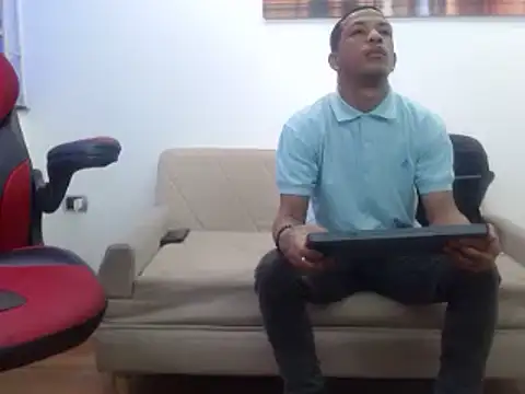 Snapshot of carlos_alber12 chatting on 02.24.25 carlos alber12 online show from 02.24.25