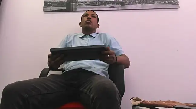 Snapshot of carlos_alber12 chatting on 02.27.25 carlos alber12 online show from 02.27.25