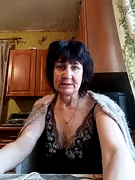 Laura Kiss online show from 01.07.25