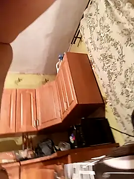 Laura Kiss online show from 01.17.25