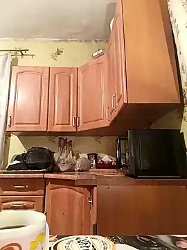 Laura Kiss online show from 01.21.25