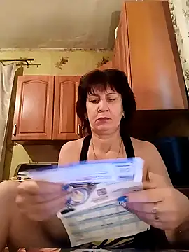 Laura Kiss online show from 01.23.25