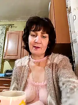 Laura Kiss online show from 12.05.25