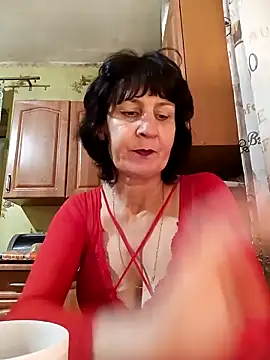 Laura Kiss online show from 12.15.25