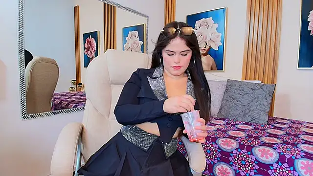 Alahia Am online show from 02.16.25