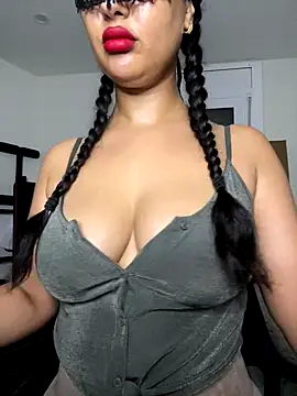 Snapshot of Lobna-alami chatting on 09.08.25 Lobna-alami online show from 09.08.25