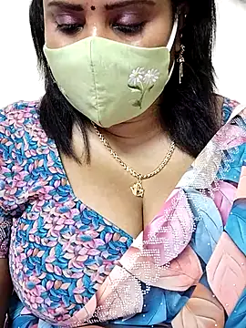 Queenflowerr online show from 10.27.25