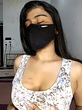 Love-N online show from 12.17.25