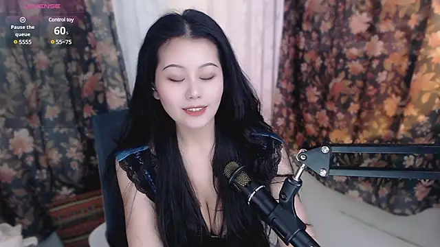 cat-lady-6688 online show from 02.22.25