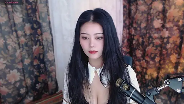 cat-lady-6688 online show from 02.27.25