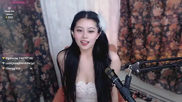 cat-lady-6688 online show from 03.13.25
