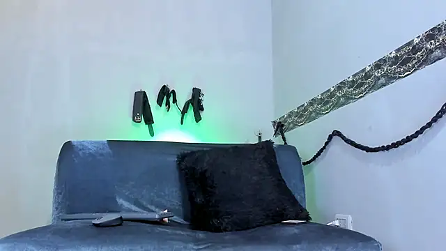 Snapshot of KaramStone chatting on 02.19.25 KaramStone online show from 02.19.25