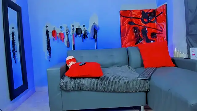 Snapshot of KaramStone chatting on 03.04.25 KaramStone online show from 03.04.25