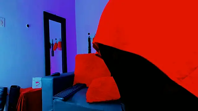 Snapshot of KaramStone chatting on 03.19.25 KaramStone online show from 03.19.25