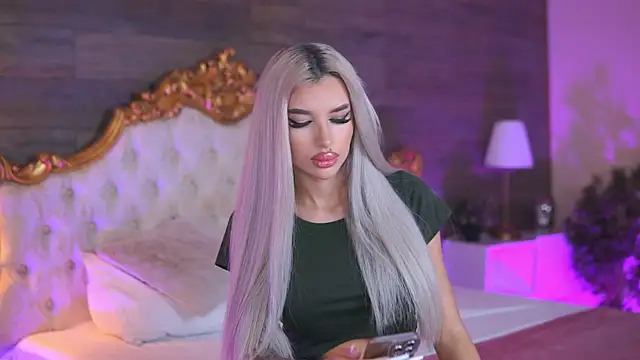 Juicy Jessye online show from 10.10.25