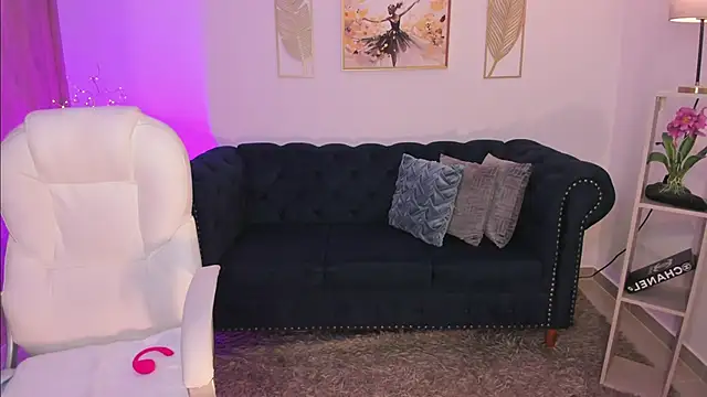 Layla Breezee online show from 01.18.26