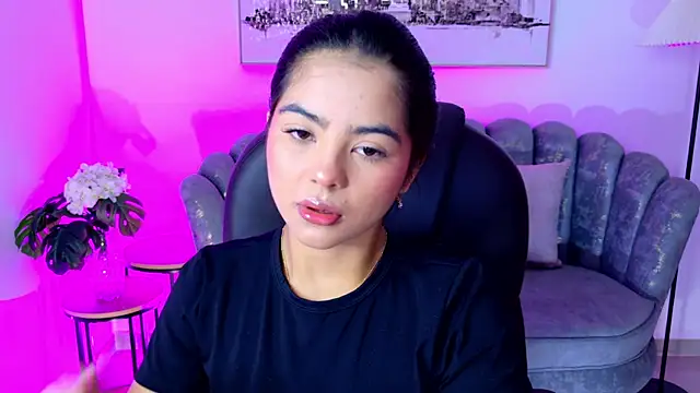 Layla Breezee online show from 05.10.26