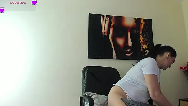 scarlet hit online show from 11.13.25