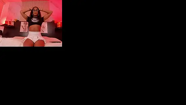 nahomy james25 online show from 02.14.26