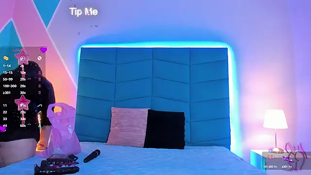 Snapshot of Luciana_brown_ chatting on 01.24.25 Luciana brown  online show from 01.24.25