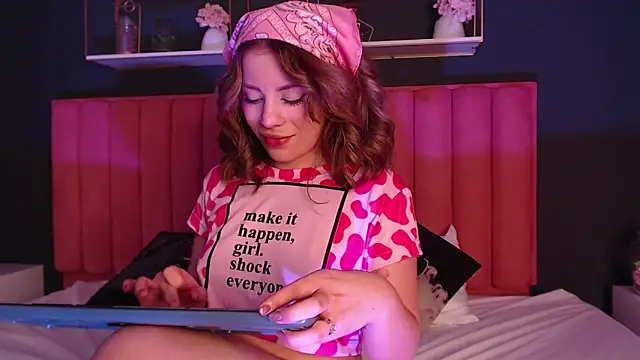 Sky Cyrus online show from 02.05.25