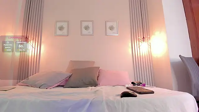 Snapshot of redvelvet__7 chatting on 02.05.25 redvelvet 7 online show from 02.05.25