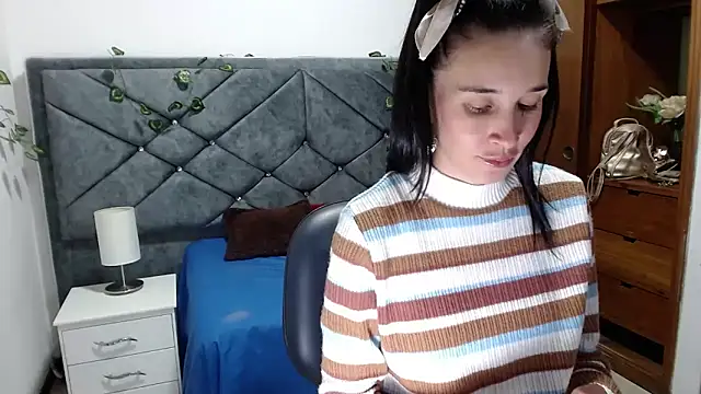 victoria adams07 online show from 04.08.26