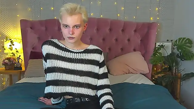 Snapshot of DemianEnglen chatting on 01.21.25 DemianEnglen online show from 01.21.25