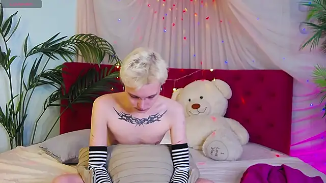 Snapshot of DemianEnglen chatting on 01.29.25 DemianEnglen online show from 01.29.25