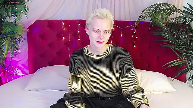 Snapshot of DemianEnglen chatting on 02.01.25 DemianEnglen online show from 02.01.25