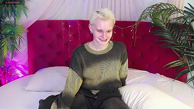 Snapshot of DemianEnglen chatting on 02.01.25 DemianEnglen online show from 02.01.25