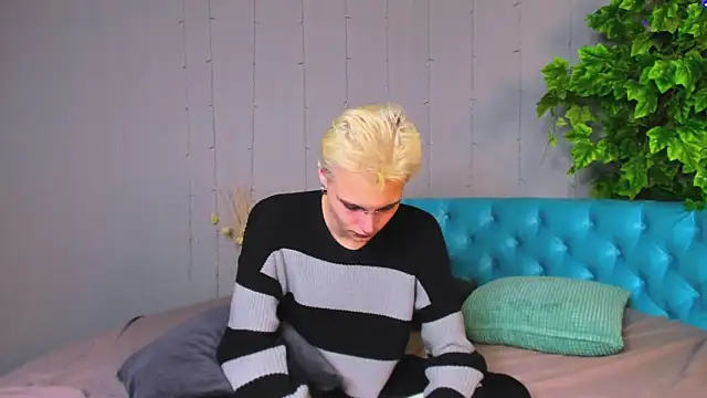 Snapshot of DemianEnglen chatting on 02.03.25 DemianEnglen online show from 02.03.25