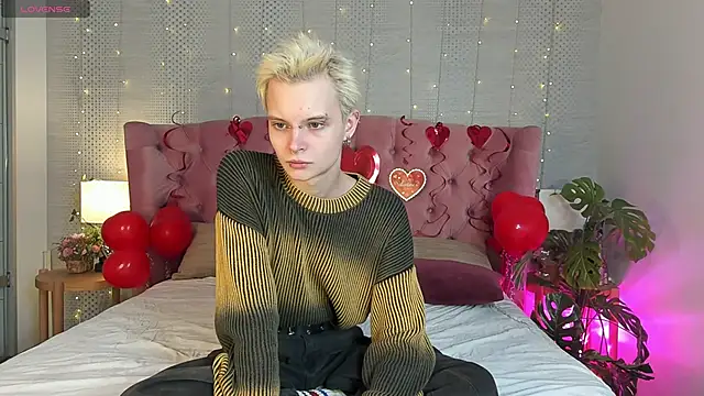 Snapshot of DemianEnglen chatting on 02.12.25 DemianEnglen online show from 02.12.25