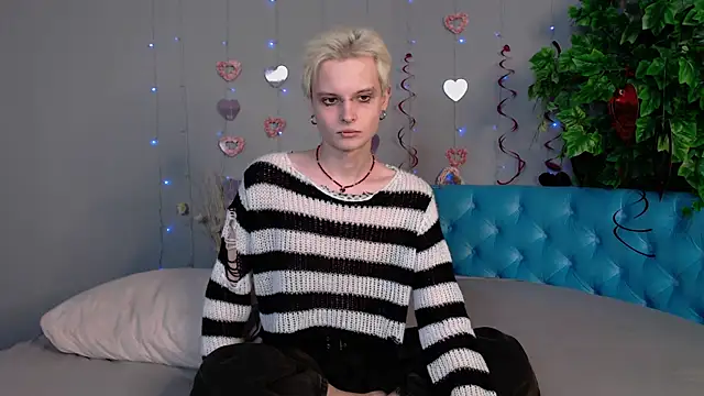 Snapshot of DemianEnglen chatting on 02.20.25 DemianEnglen online show from 02.20.25