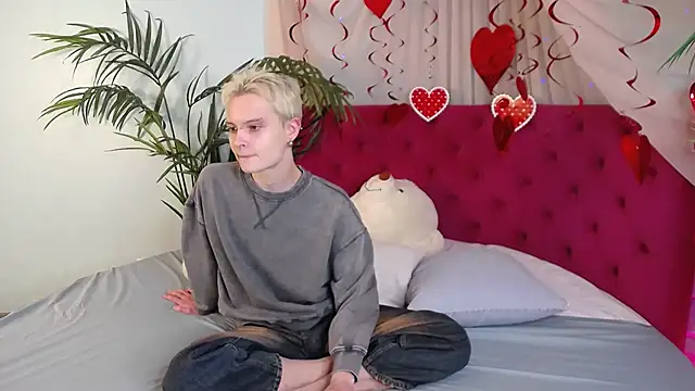 Snapshot of DemianEnglen chatting on 02.21.25 DemianEnglen online show from 02.21.25