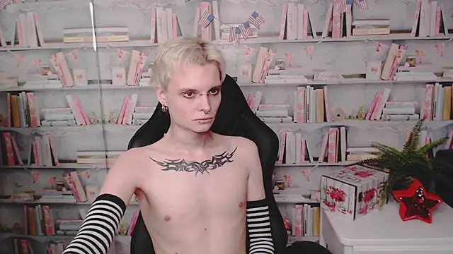 Snapshot of DemianEnglen chatting on 03.02.25 DemianEnglen online show from 03.02.25