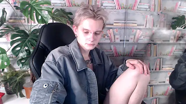 Snapshot of DemianEnglen chatting on 03.15.25 DemianEnglen online show from 03.15.25